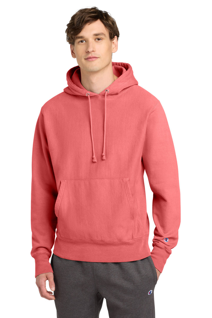 Champion Reverse Weave    Garment-Dyed Hooded Sweatshirt