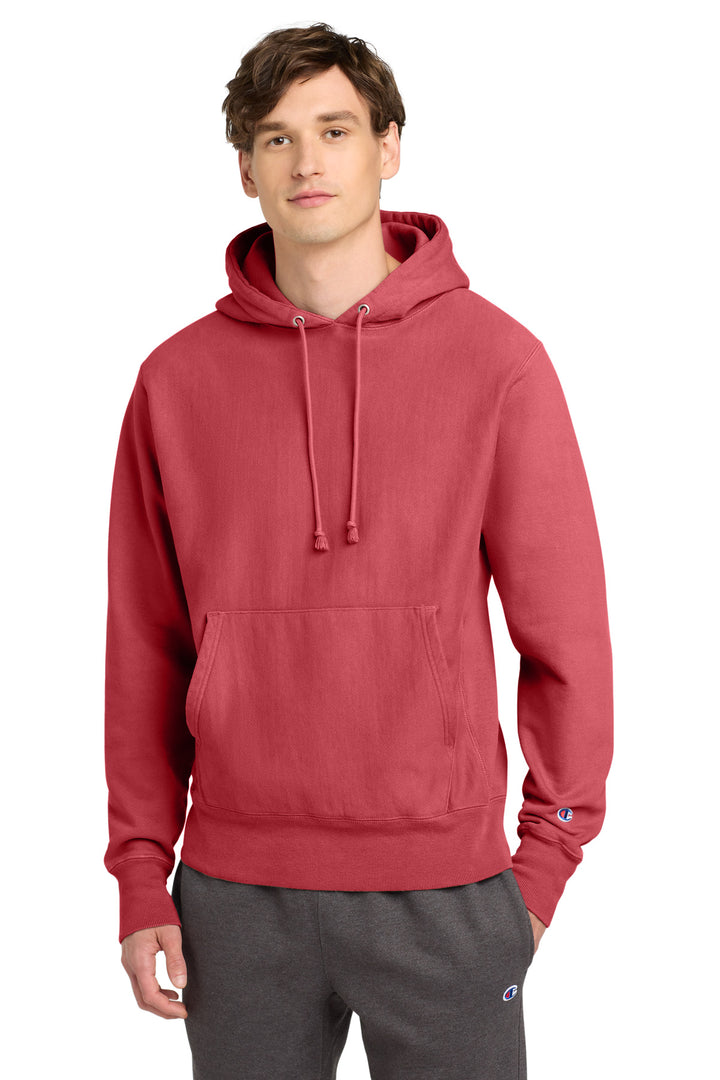 Champion Reverse Weave    Garment-Dyed Hooded Sweatshirt
